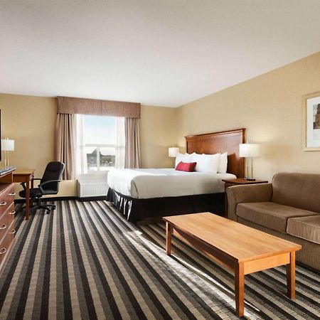 Days Inn & Suites By Wyndham Edmonton Airport Leduc Zewnętrze zdjęcie