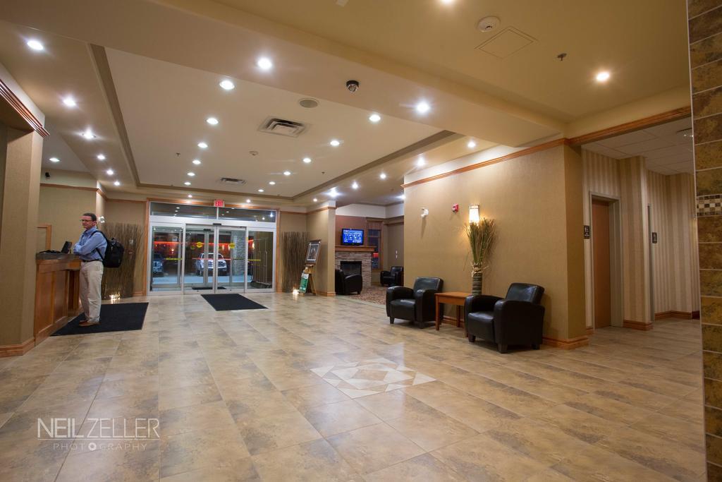 Days Inn & Suites By Wyndham Edmonton Airport Leduc Zewnętrze zdjęcie