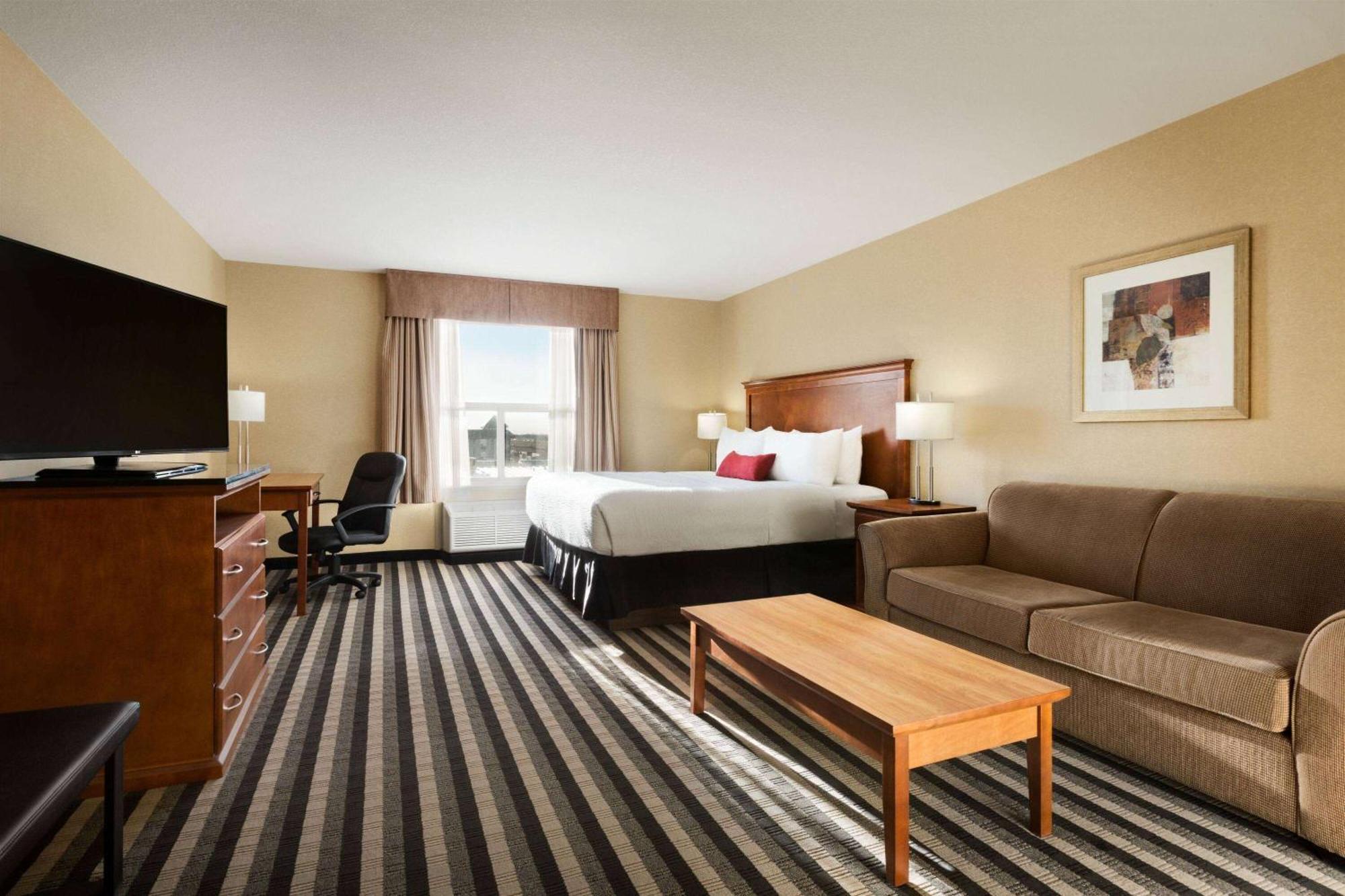 Days Inn & Suites By Wyndham Edmonton Airport Leduc Zewnętrze zdjęcie